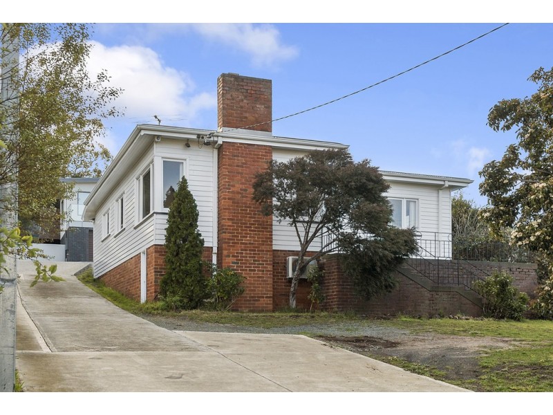 83 Gordons Hill Road, Lindisfarne TAS 7015