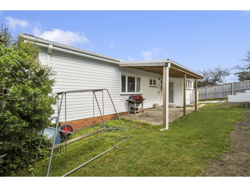 83 Gordons Hill Road, Lindisfarne TAS 7015