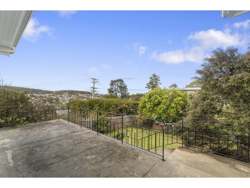 83 Gordons Hill Road, Lindisfarne TAS 7015