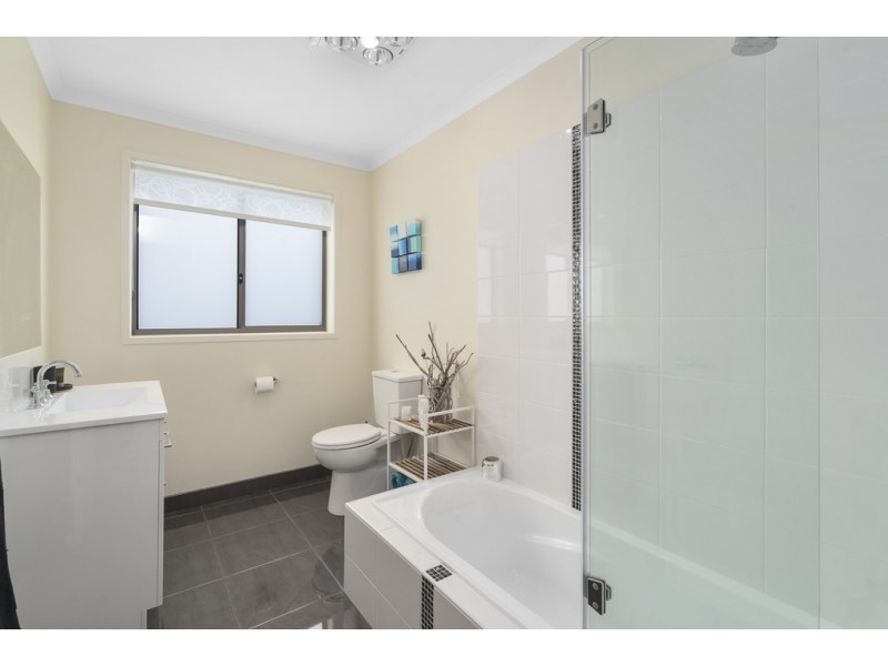 8 Andreas Place, Geilston Bay TAS 7015