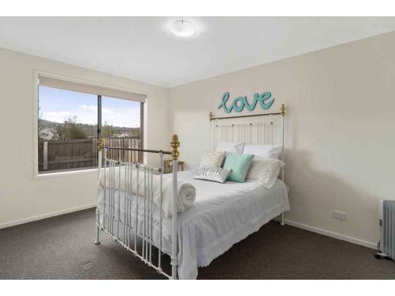 8 Andreas Place, Geilston Bay TAS 7015