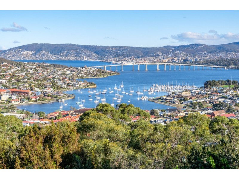 1/75 Lindhill Avenue, Geilston Bay TAS 7015