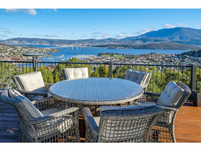 1/75 Lindhill Avenue, Geilston Bay TAS 7015