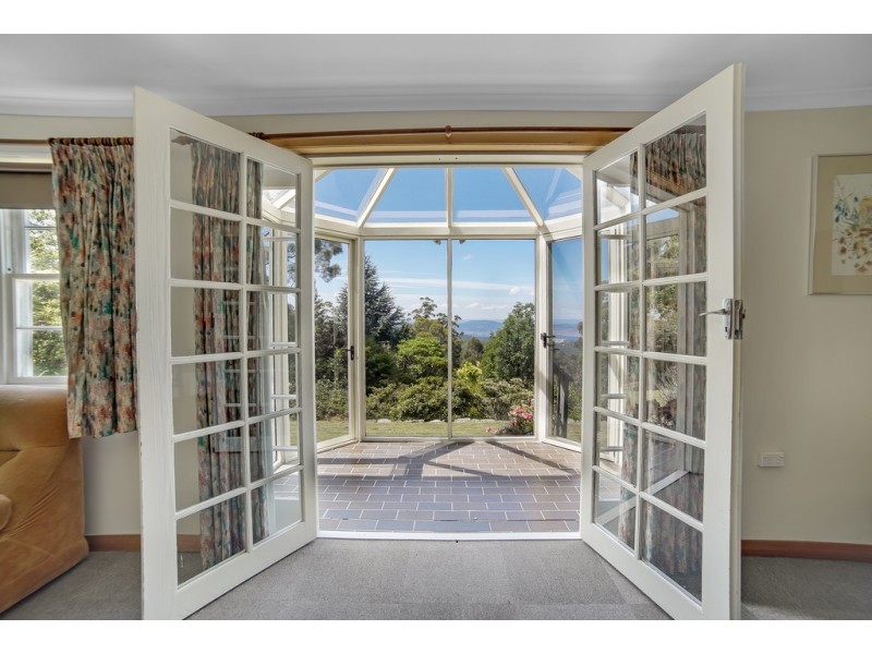 16 Bracken Lane, Fern Tree TAS 7054