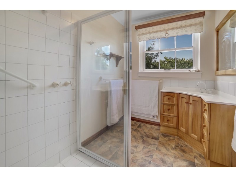 16 Bracken Lane, Fern Tree TAS 7054