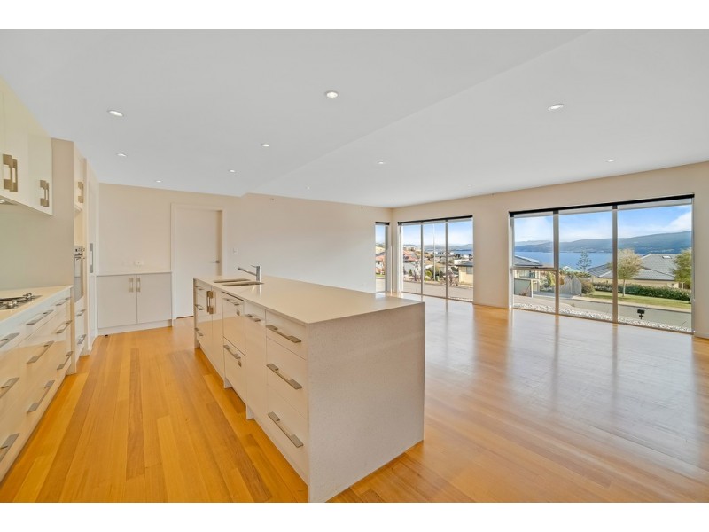 5 Intrigue Court, Tranmere TAS 7018