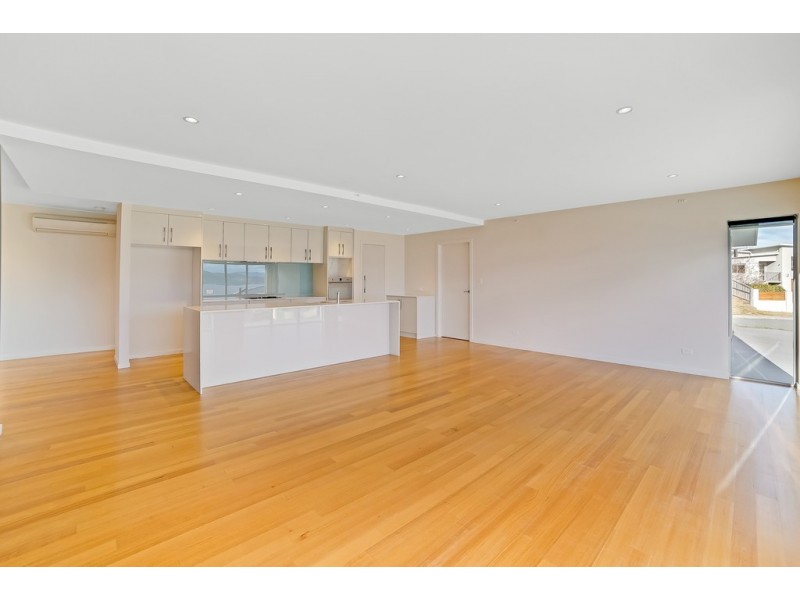 5 Intrigue Court, Tranmere TAS 7018