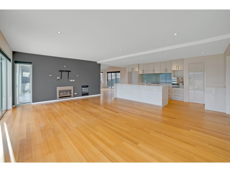 5 Intrigue Court, Tranmere TAS 7018