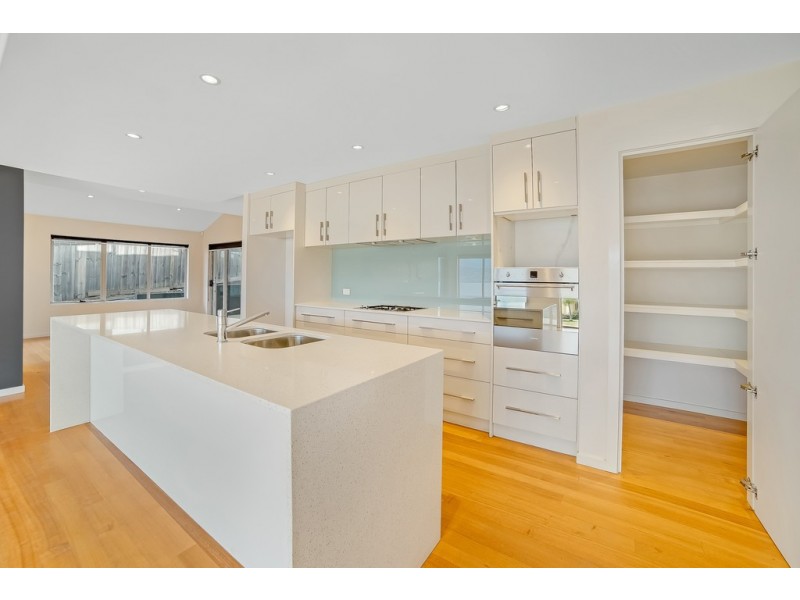 5 Intrigue Court, Tranmere TAS 7018