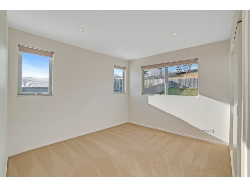 5 Intrigue Court, Tranmere TAS 7018