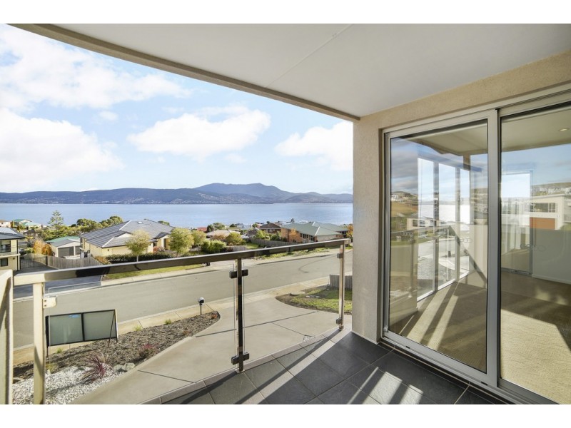 5 Intrigue Court, Tranmere TAS 7018