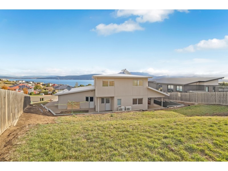 5 Intrigue Court, Tranmere TAS 7018