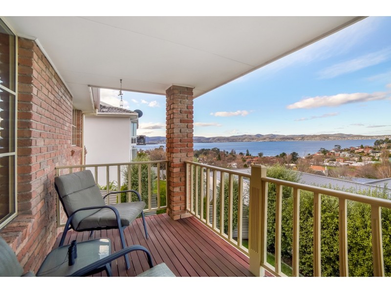 9 Hampshire Road, Sandy Bay TAS 7005