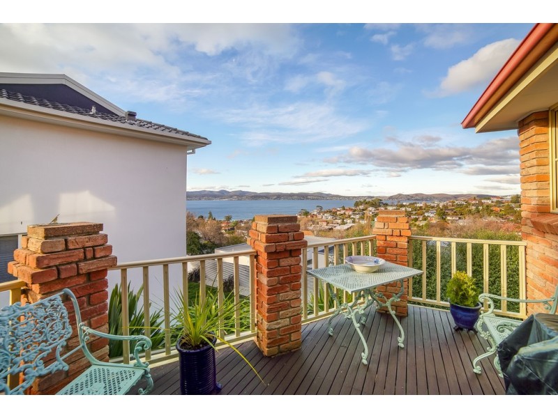 9 Hampshire Road, Sandy Bay TAS 7005