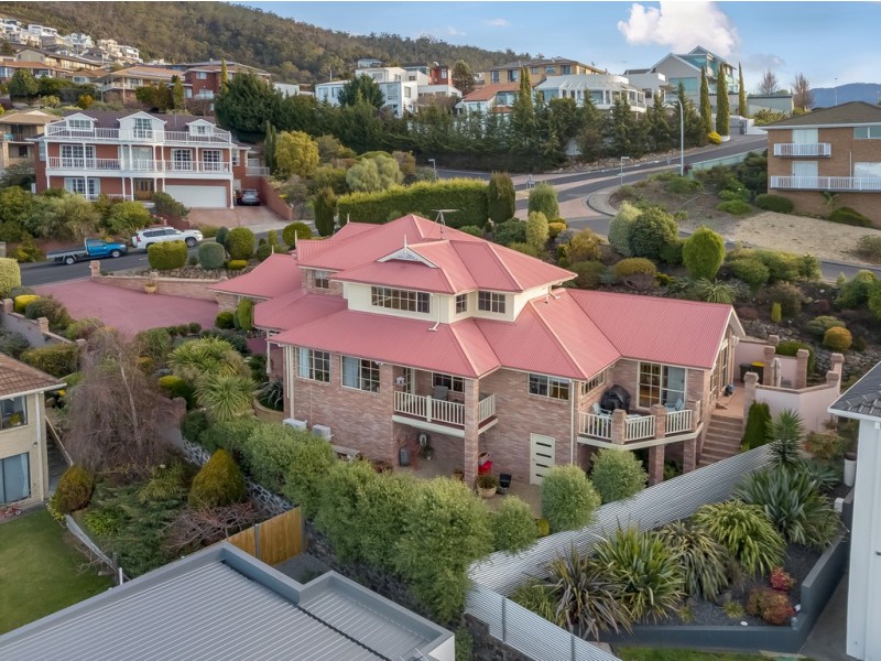 9 Hampshire Road, Sandy Bay TAS 7005