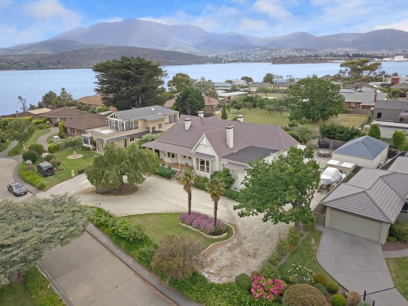 9 Koluri Court, Lindisfarne TAS 7015