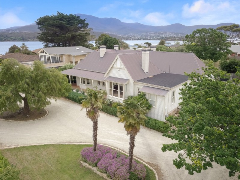 9 Koluri Court, Lindisfarne TAS 7015