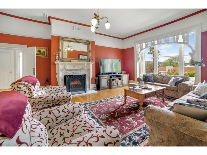 9 Koluri Court, Lindisfarne TAS 7015