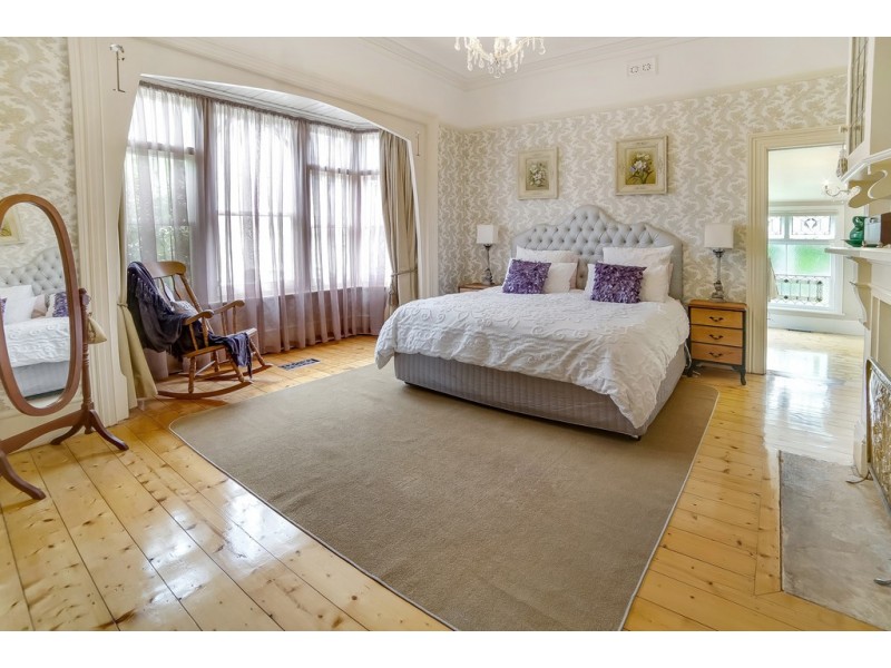 9 Koluri Court, Lindisfarne TAS 7015