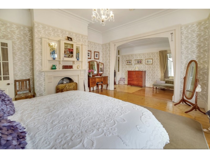 9 Koluri Court, Lindisfarne TAS 7015