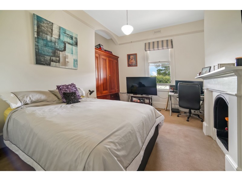 9 Koluri Court, Lindisfarne TAS 7015