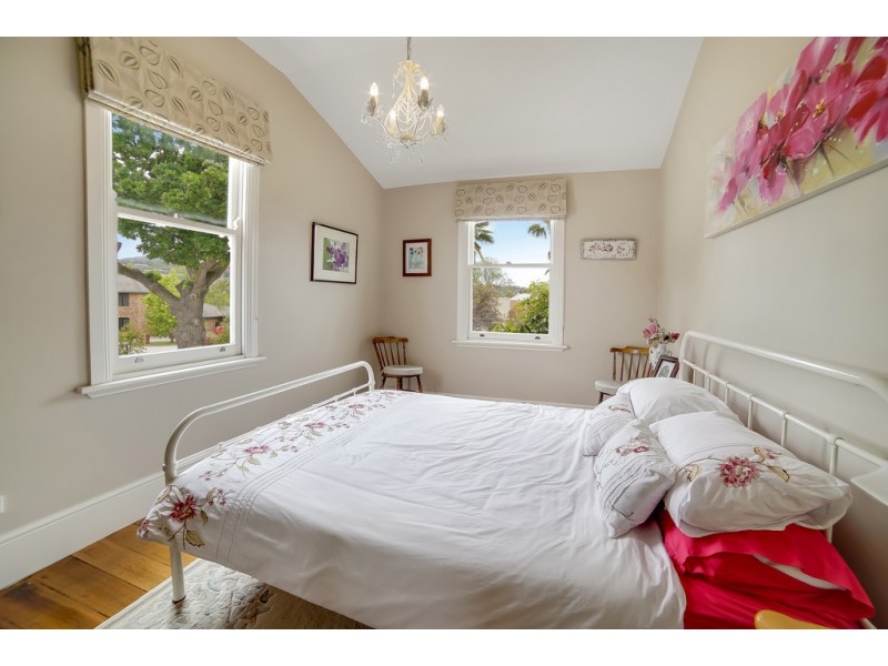 9 Koluri Court, Lindisfarne TAS 7015