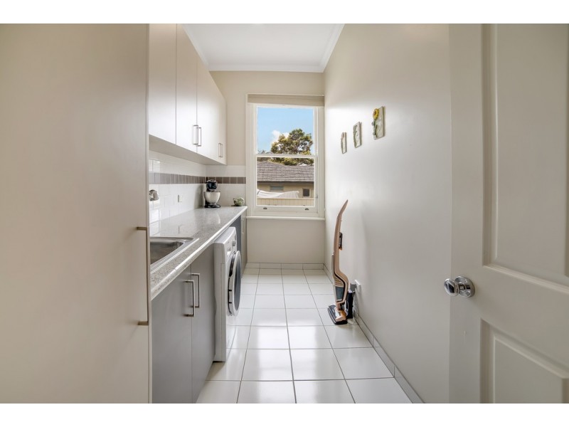 9 Koluri Court, Lindisfarne TAS 7015