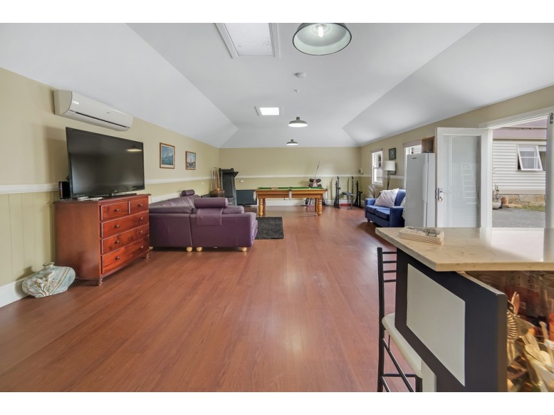 9 Koluri Court, Lindisfarne TAS 7015
