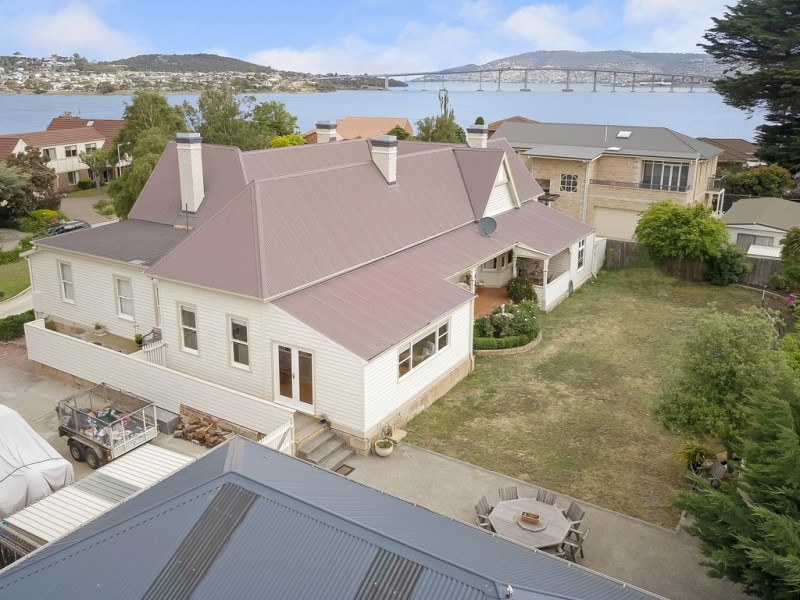 9 Koluri Court, Lindisfarne TAS 7015