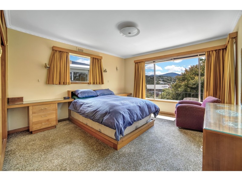 10 Bealey Avenue, Lenah Valley TAS 7008