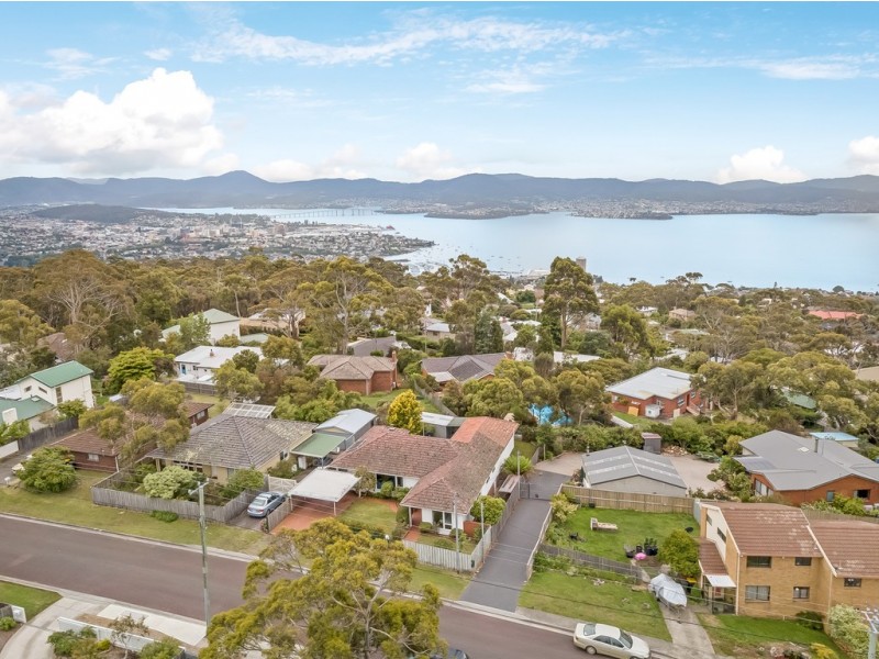 11 Brinsmead Road, Mount Nelson TAS 7007