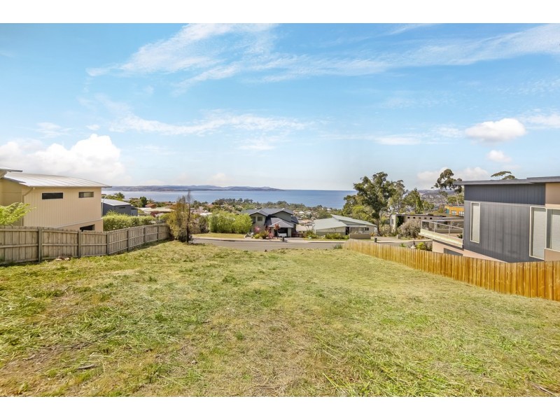 89 Tingira Road, Blackmans Bay TAS 7052