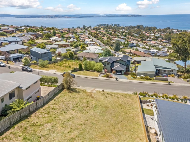 89 Tingira Road, Blackmans Bay TAS 7052