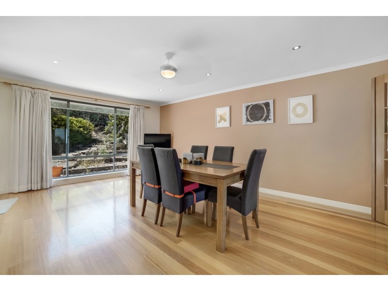 3 Selby Place, Lindisfarne TAS 7015