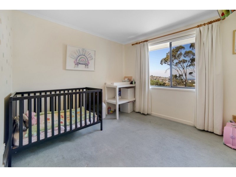 3 Selby Place, Lindisfarne TAS 7015