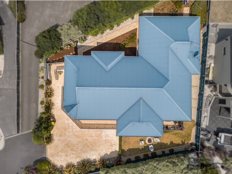 32 Suncoast Drive, Blackmans Bay TAS 7052