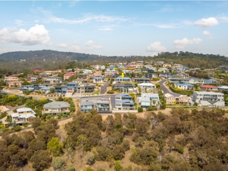 32 Suncoast Drive, Blackmans Bay TAS 7052