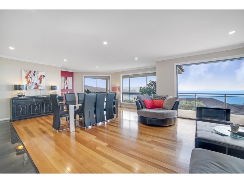 32 Suncoast Drive, Blackmans Bay TAS 7052