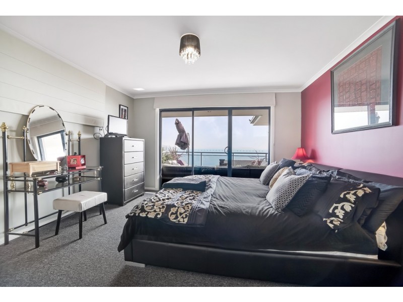 32 Suncoast Drive, Blackmans Bay TAS 7052