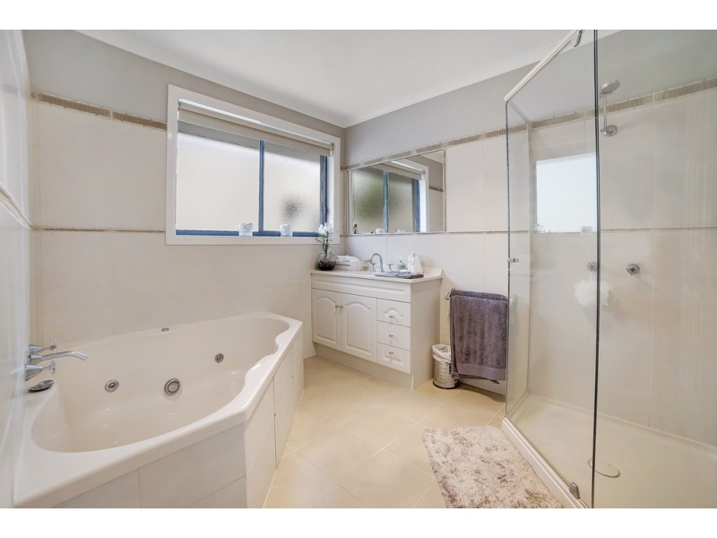 32 Suncoast Drive, Blackmans Bay TAS 7052