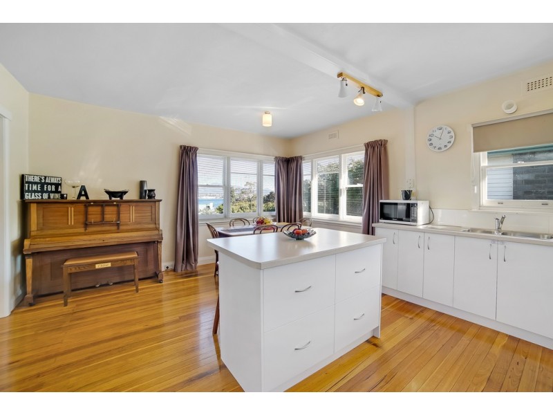 48 East Derwent Highway, Rose Bay TAS 7015