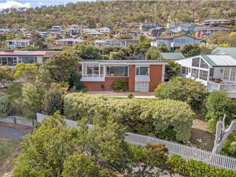 3 Koomela Street, Lindisfarne TAS 7015