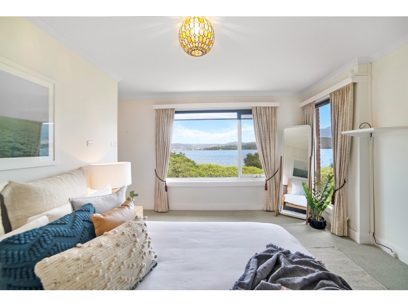 3 Koomela Street, Lindisfarne TAS 7015