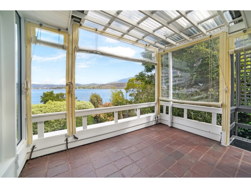 3 Koomela Street, Lindisfarne TAS 7015