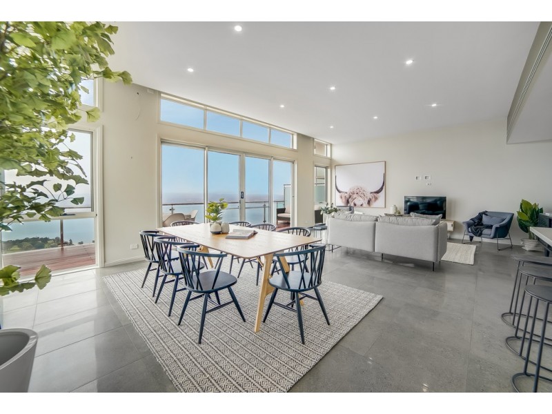 2/54 Nicholas Drive, Sandy Bay TAS 7005