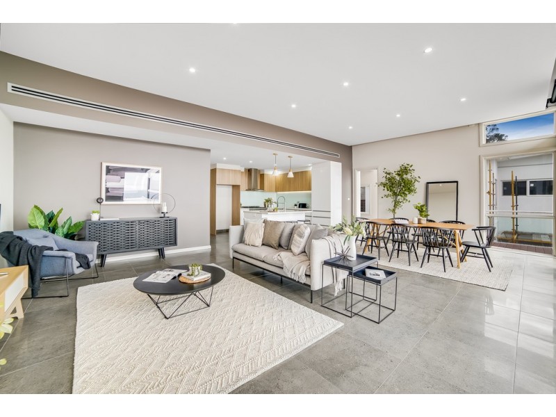 2/54 Nicholas Drive, Sandy Bay TAS 7005