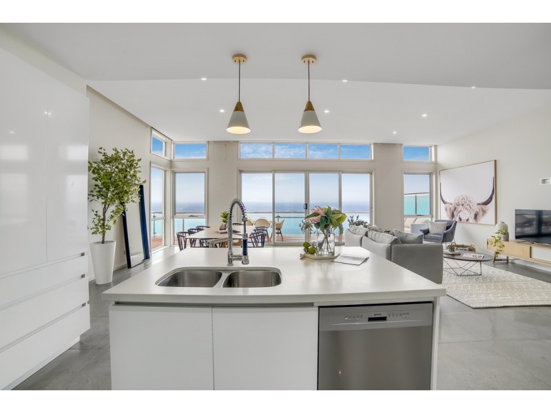 2/54 Nicholas Drive, Sandy Bay TAS 7005