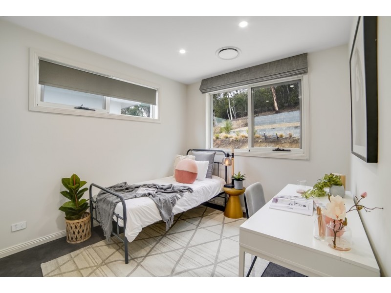 2/54 Nicholas Drive, Sandy Bay TAS 7005