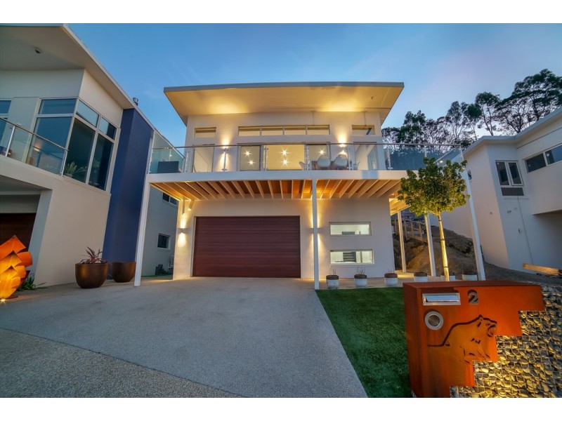 2/54 Nicholas Drive, Sandy Bay TAS 7005