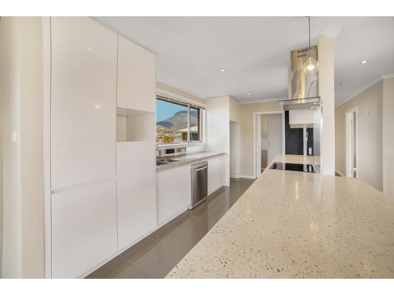 11 England Avenue, Montrose TAS 7010